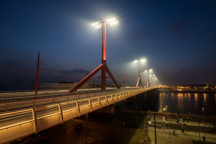 Új közvilágítást kapott a Rákóczi - híd